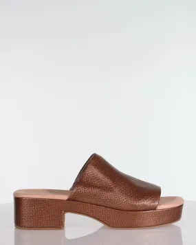 Minx On The Go Cinnamon Metallic Stitch Leather Slide